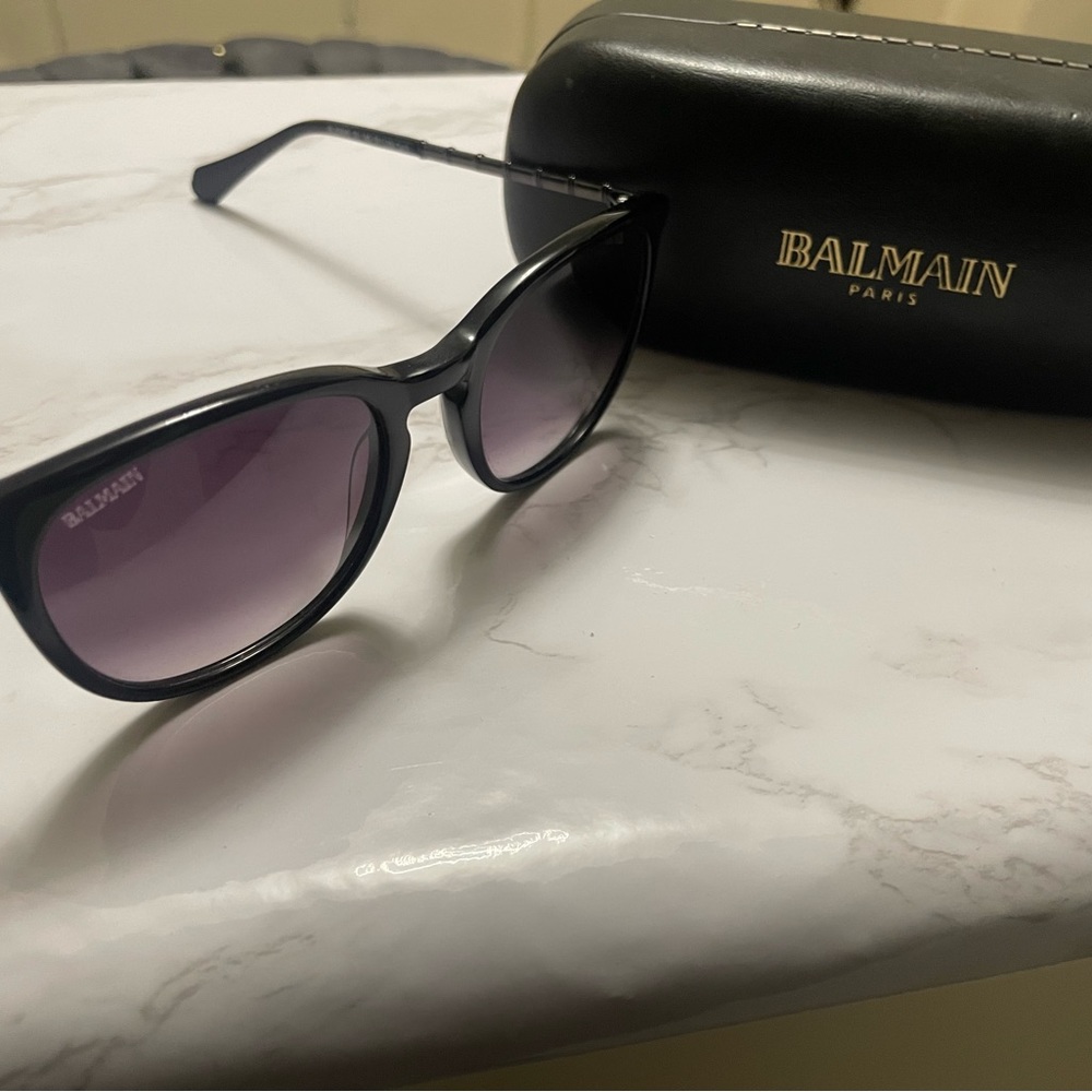 Balmain’s Women Black Sunglasses